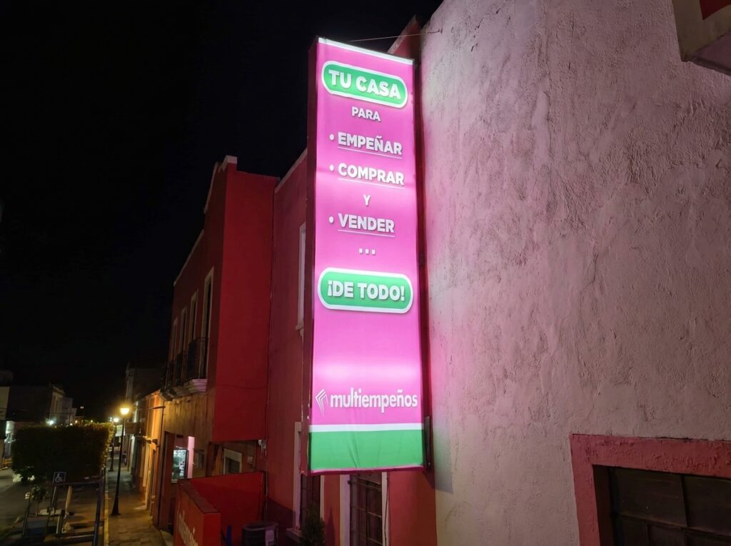 letrero tipo bandera