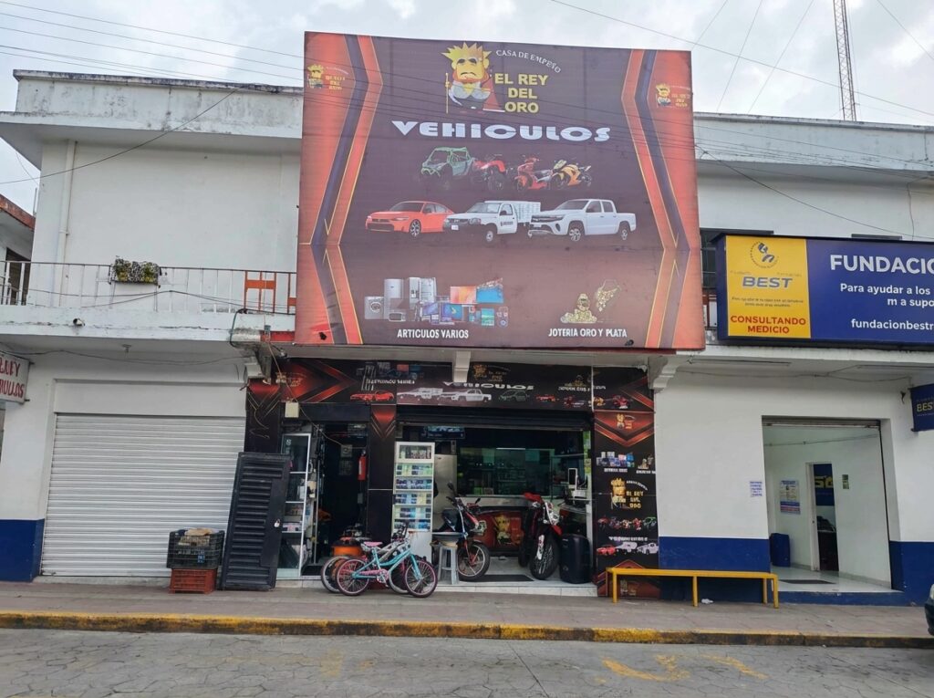 letrero lona gigante