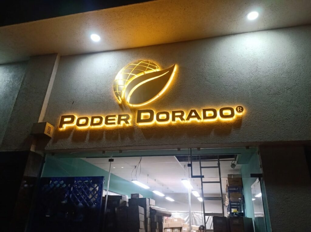 dorado con luz3d